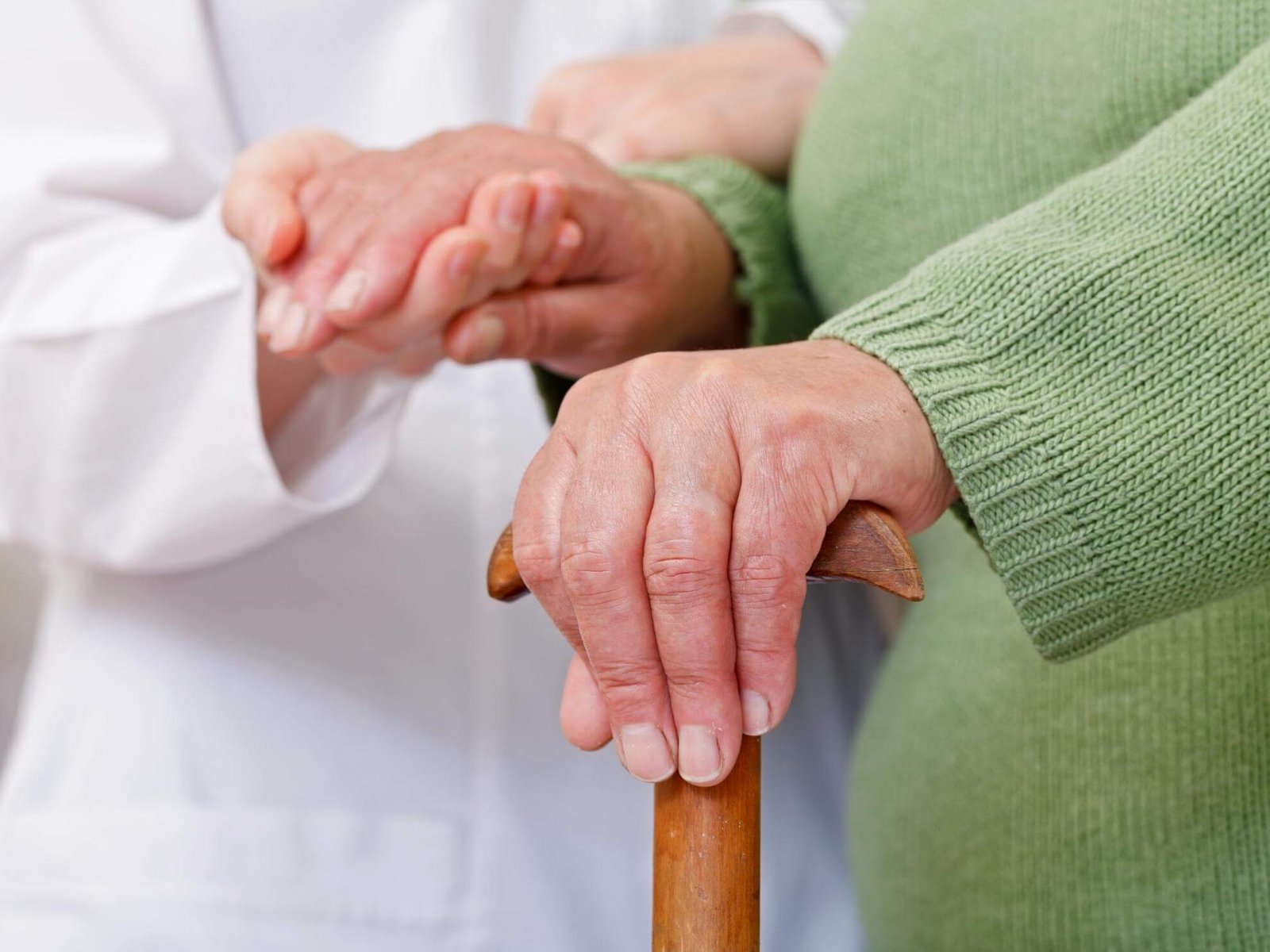 10 cronox-residencias-cuidado-mayores-madrid-atencion-medica-cuidados-personales-rehabilitacion-bienestar